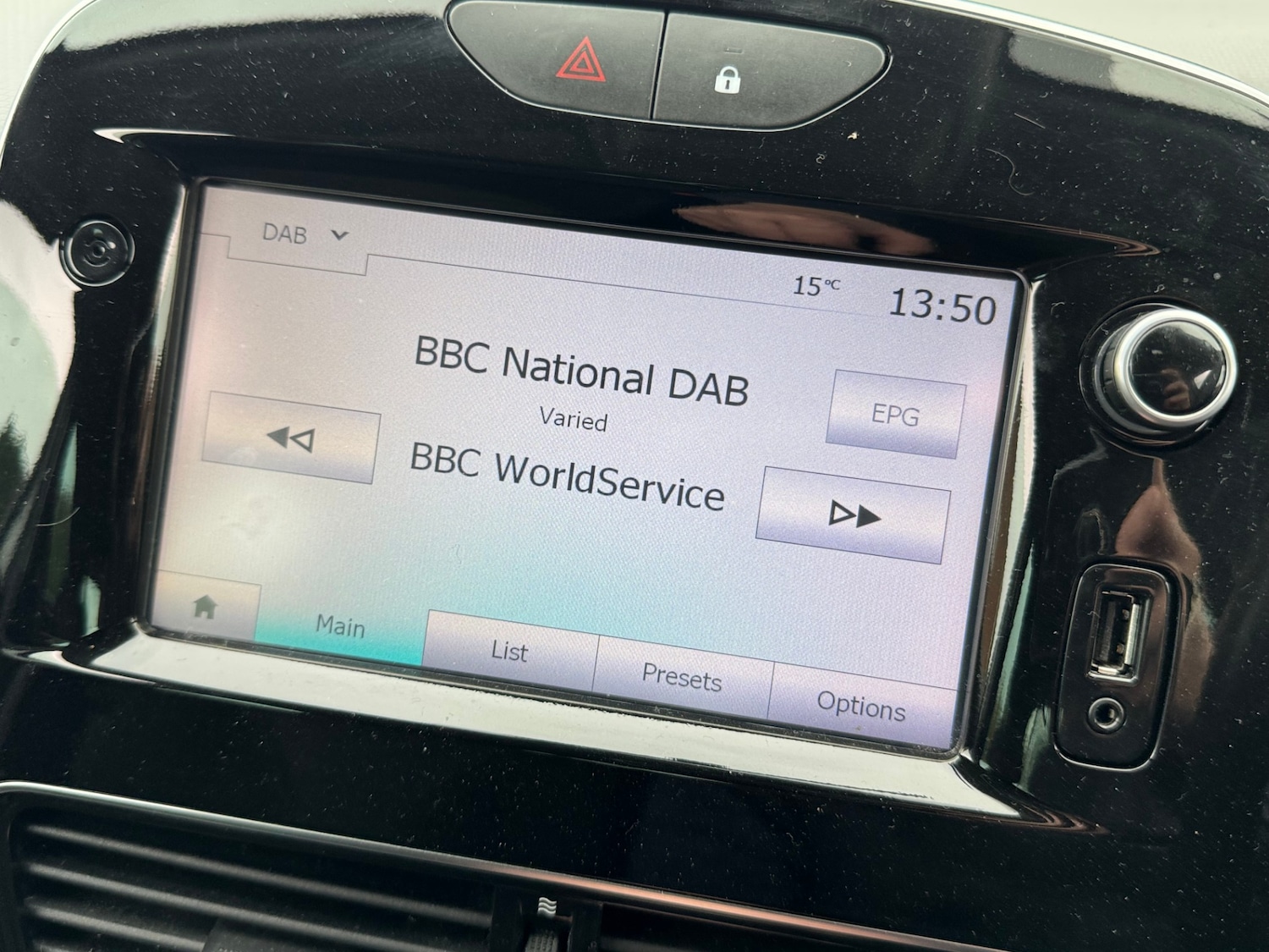 Used Renault Clio 2018 for sale - 76492309: Photo 19