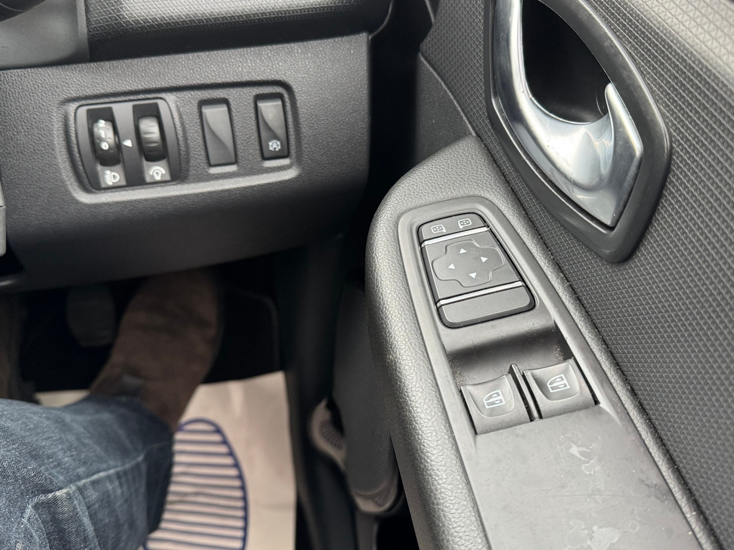 Used Renault Clio 2018 for sale - 76492309: Photo 21