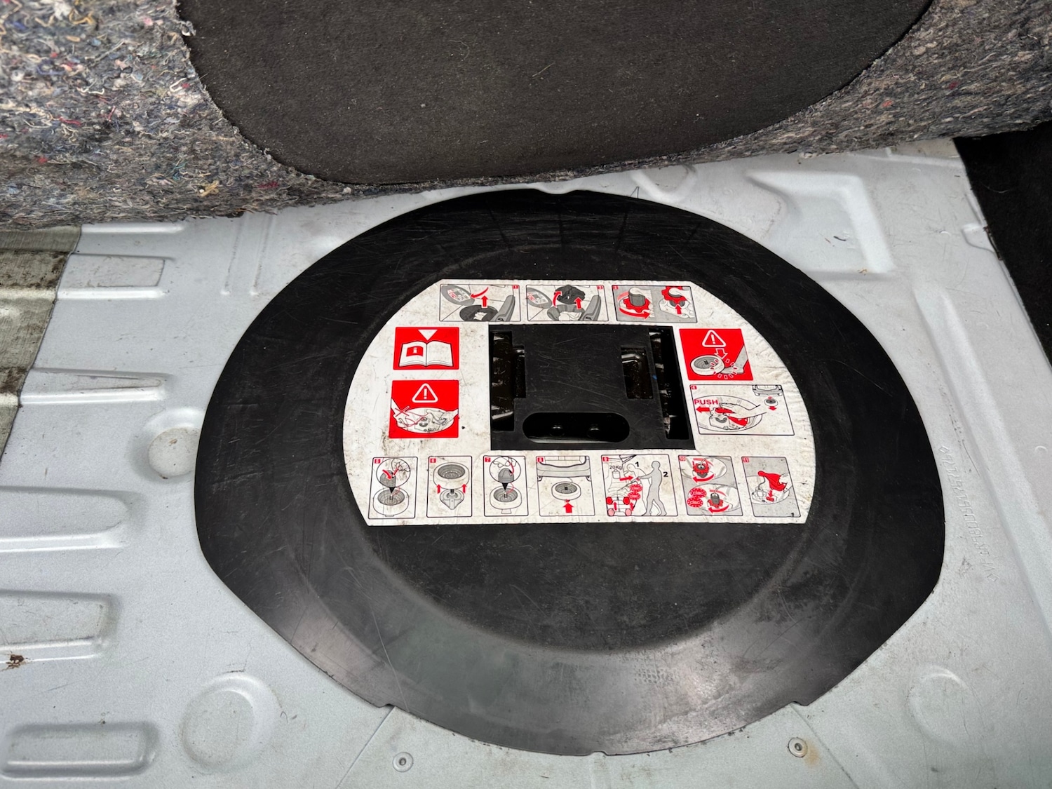 Used Renault Clio 2018 for sale - 76492309: Photo 29