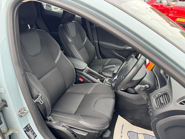 Used Volvo V40 2017 for sale - 76253619: Photo 12