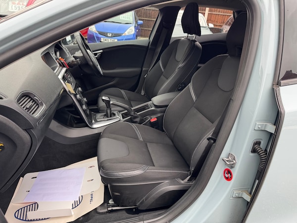 Used Volvo V40 2017 for sale - 76253619: Photo 13