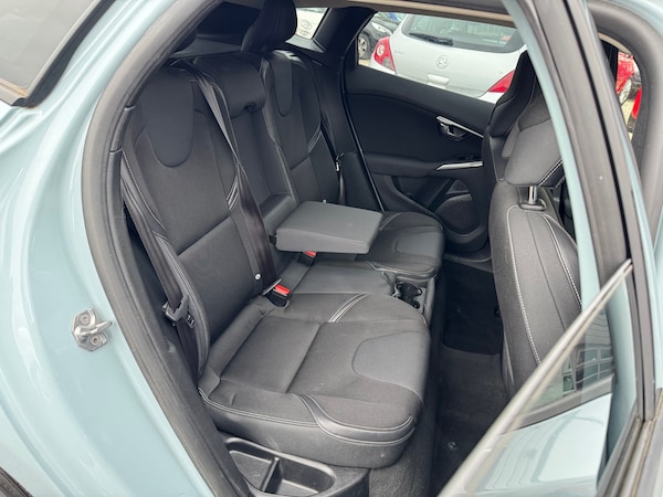 Used Volvo V40 2017 for sale - 76253619: Photo 14