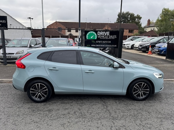 Used Volvo V40 2017 for sale - 76253619: Photo 3