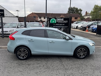 Used Volvo V40 2017 for sale - 76253619: Photo 3