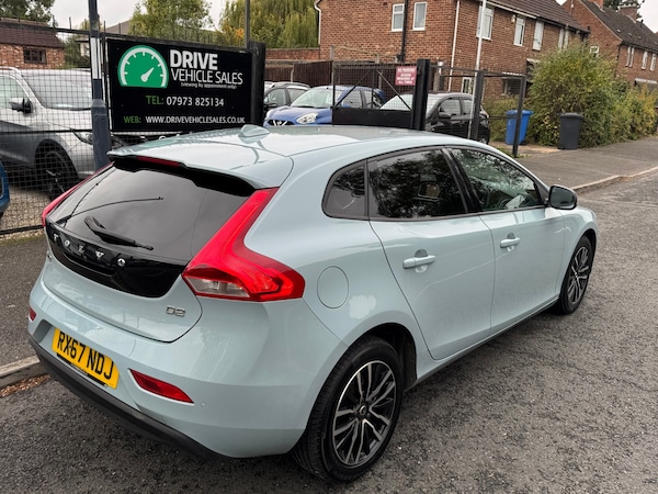 Used Volvo V40 2017 for sale - 76253619: Photo 4