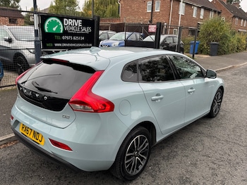 Used Volvo V40 2017 for sale - 76253619: Photo 4