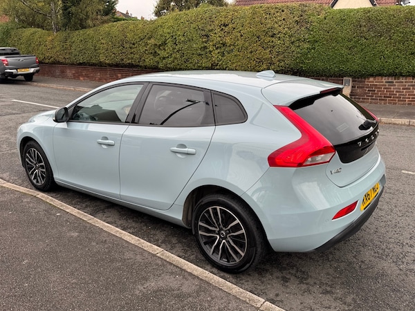 Used Volvo V40 2017 for sale - 76253619: Photo 6