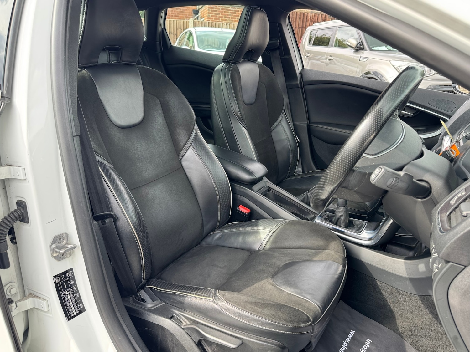 Used Volvo V40 2015 for sale - 76114468: Photo 12