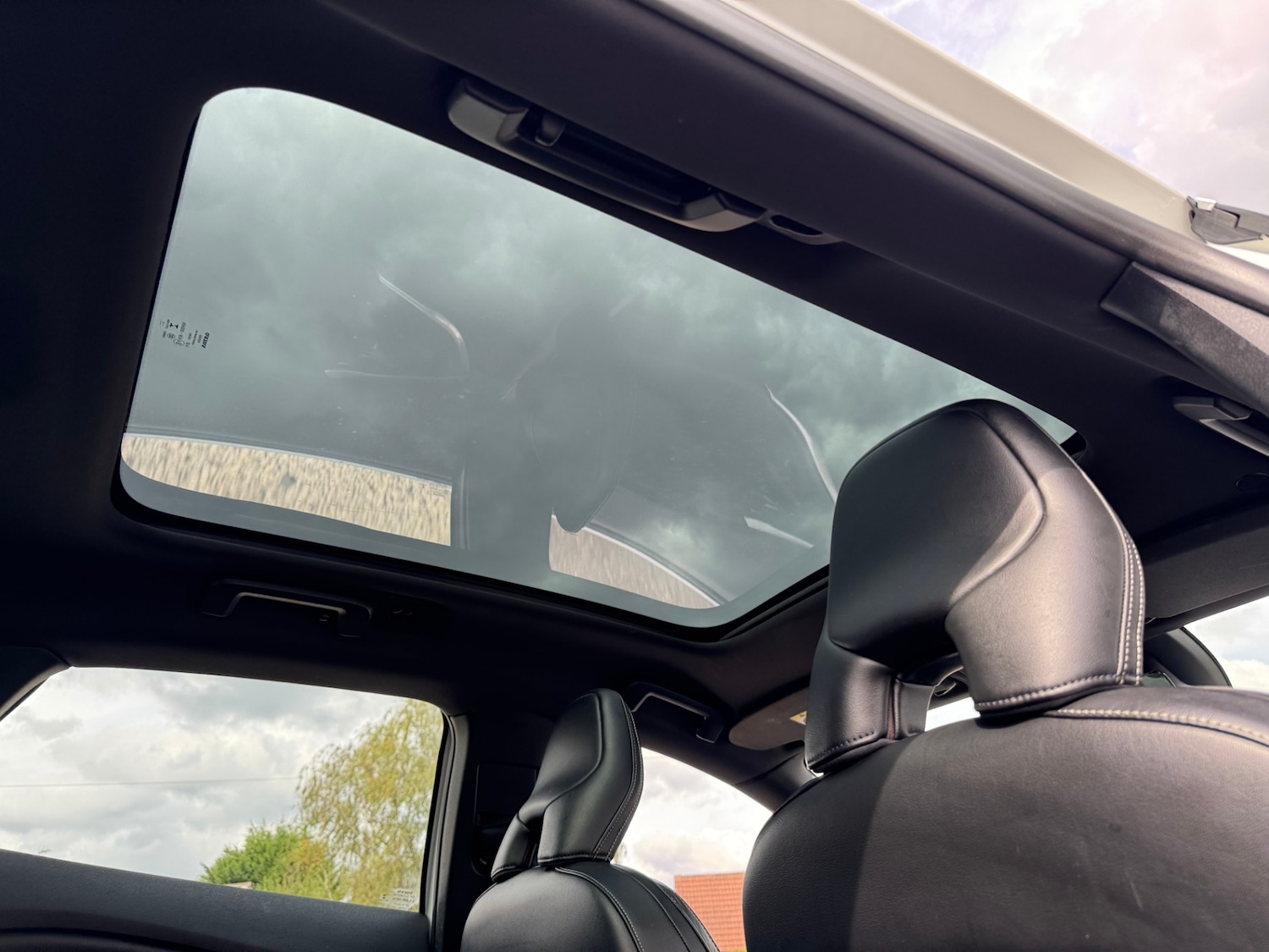 Used Volvo V40 2015 for sale - 76114468: Photo 19
