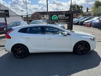 Used Volvo V40 2015 for sale - 76114468: Photo 3