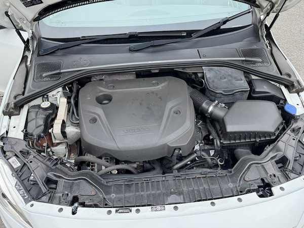 Used Volvo V60 2015 for sale - 76221960: Photo 10