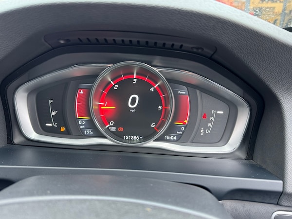 Used Volvo V60 2015 for sale - 76221960: Photo 11
