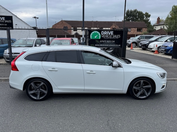 Used Volvo V60 2015 for sale - 76221960: Photo 3