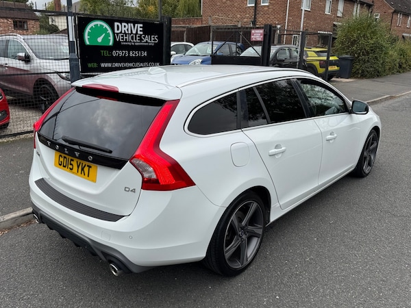 Used Volvo V60 2015 for sale - 76221960: Photo 4