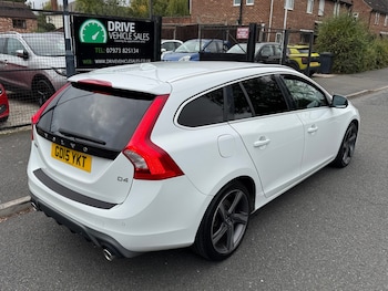Used Volvo V60 2015 for sale - 76221960: Photo 4