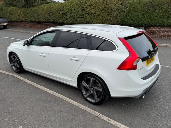Used Volvo V60 2015 for sale - 76221960: Photo 6