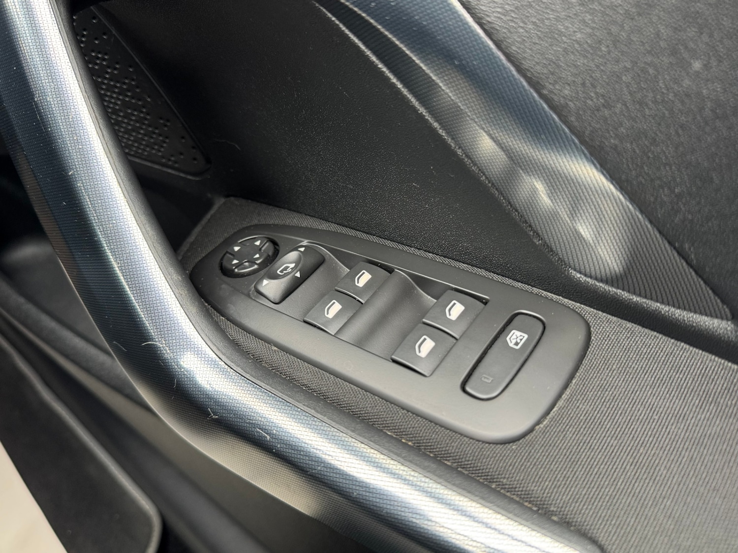 Used Peugeot 2008 2014 for sale - 76450477: Photo 23