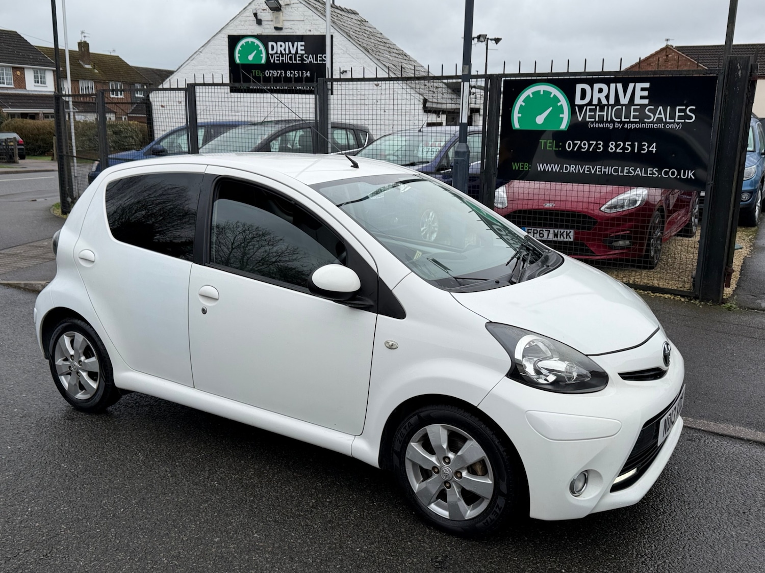 Used Toyota AYGO 2013 for sale - 77689365: Photo 1