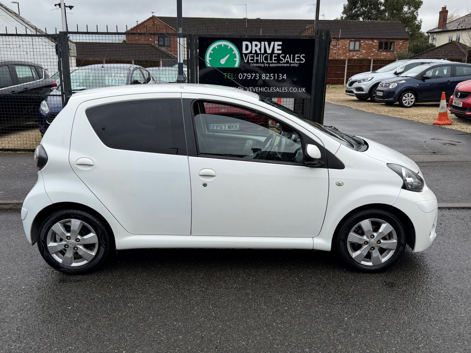 Used Toyota AYGO 2013 for sale - 77689365: Photo 3
