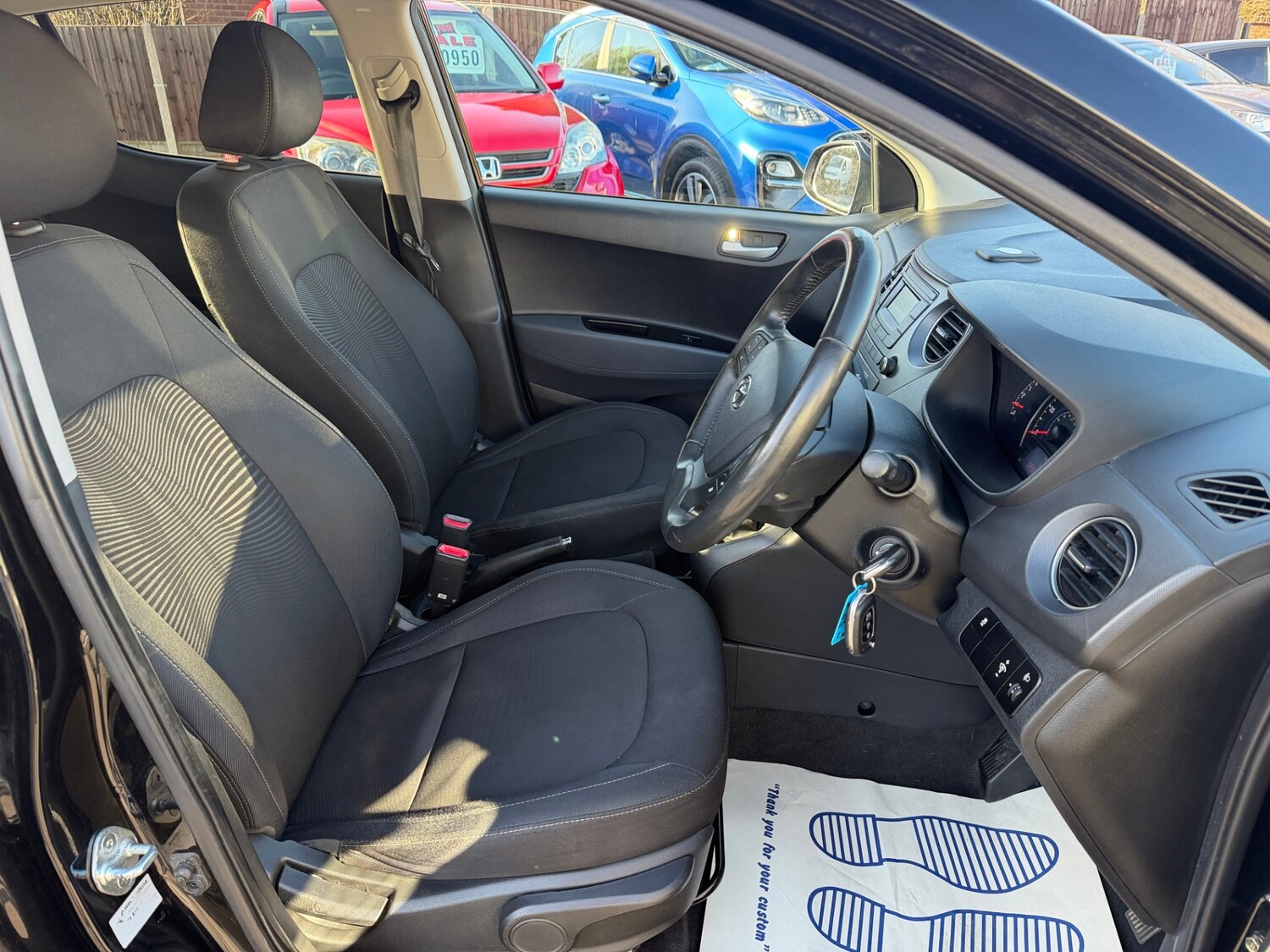 Used Hyundai i10 2017 for sale - 77918304: Photo 13