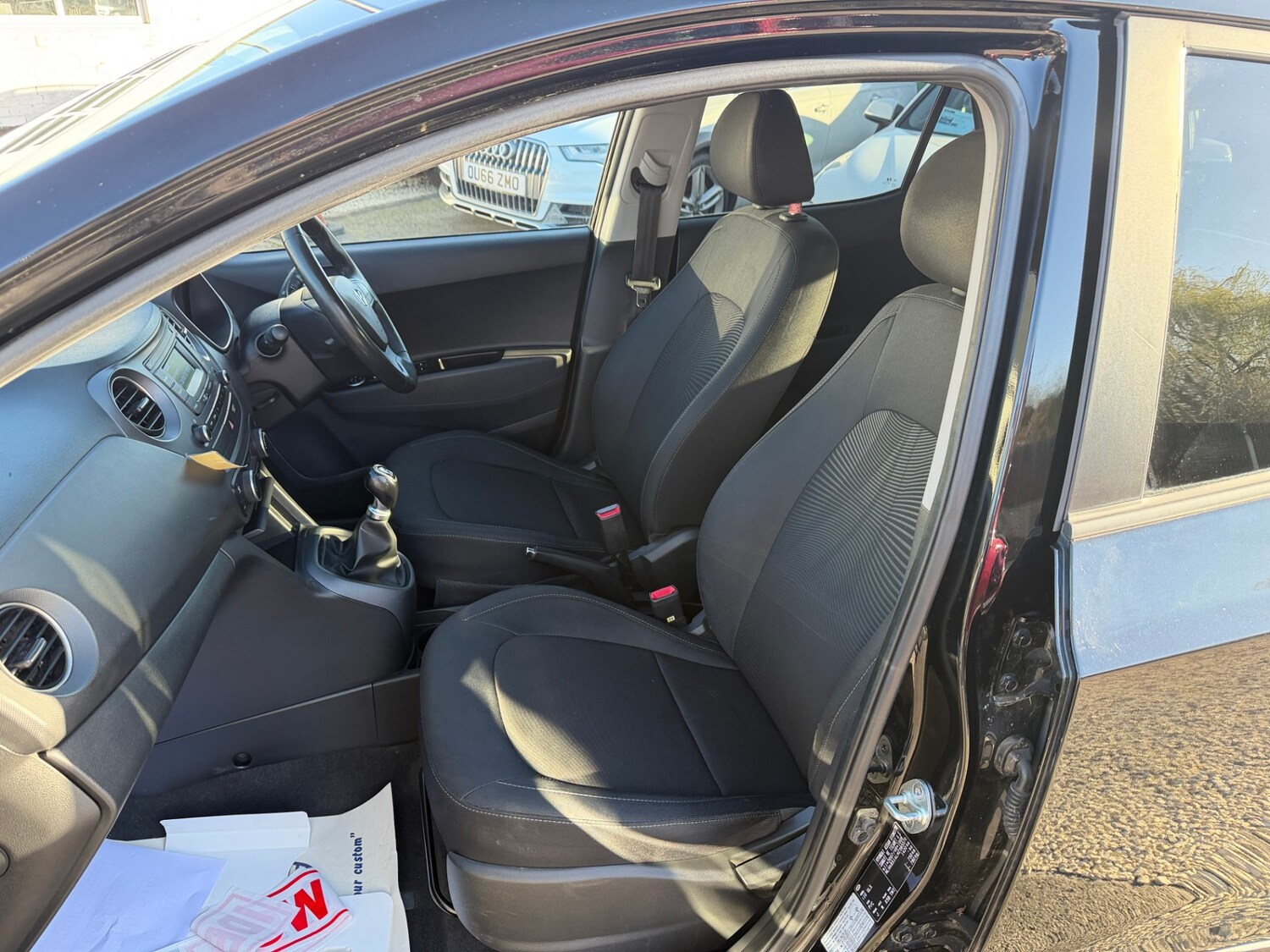 Used Hyundai i10 2017 for sale - 77918304: Photo 14