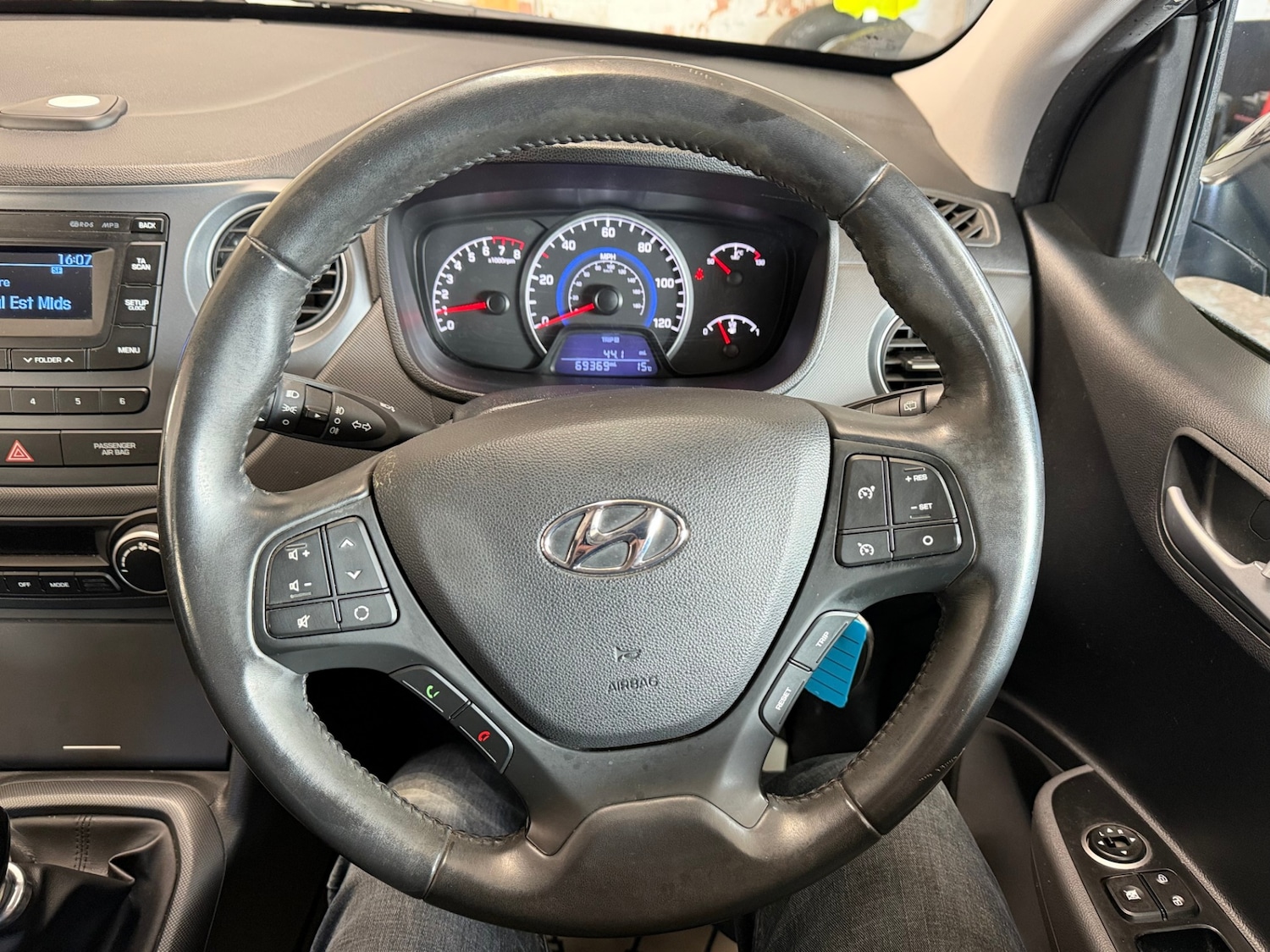 Used Hyundai i10 2017 for sale - 77918304: Photo 17