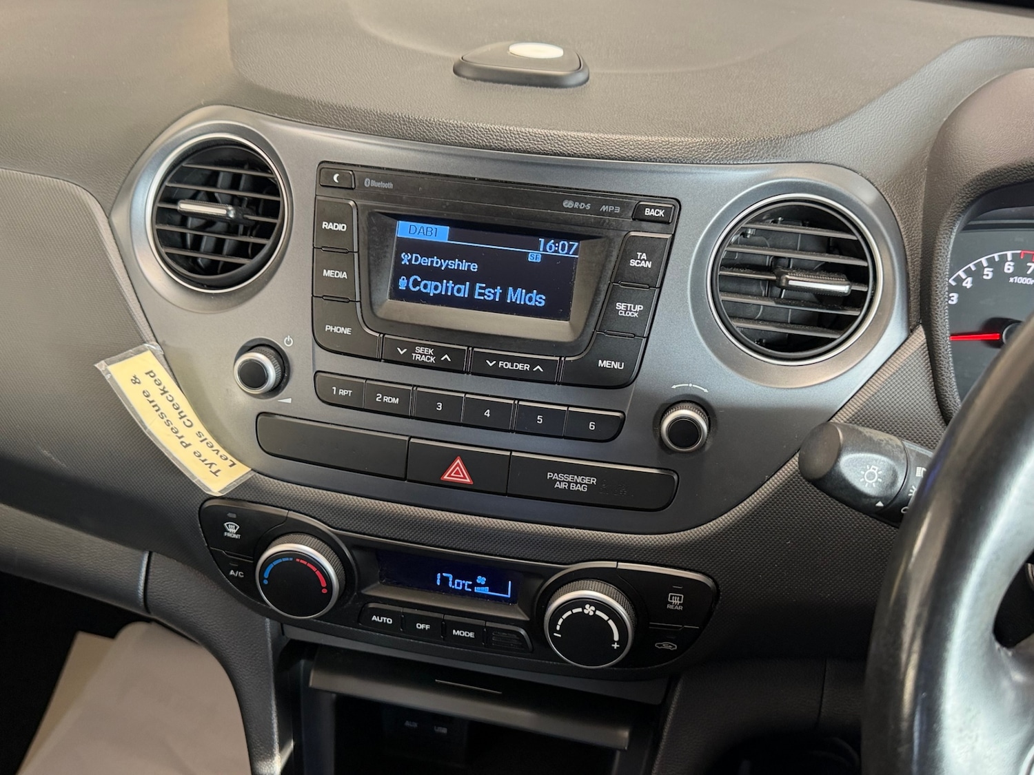 Used Hyundai i10 2017 for sale - 77918304: Photo 18