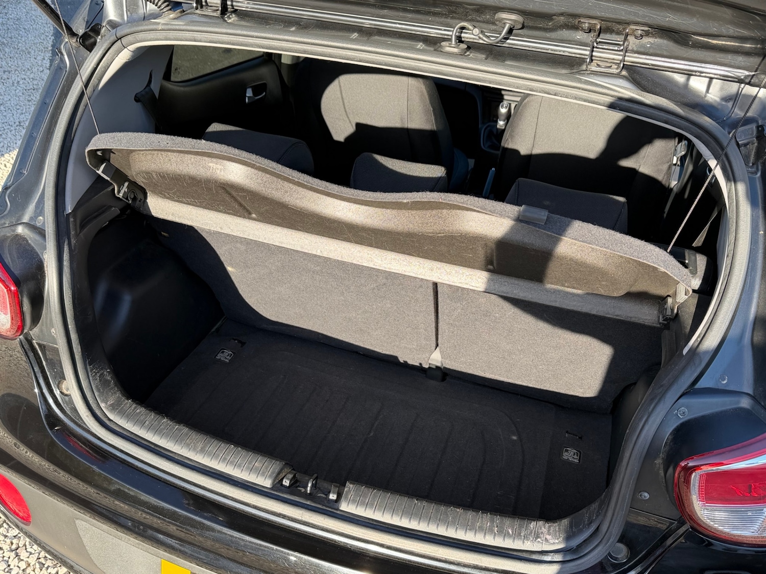 Used Hyundai i10 2017 for sale - 77918304: Photo 24