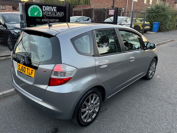 Used Honda Jazz 2010 for sale - 76196184: Photo 4