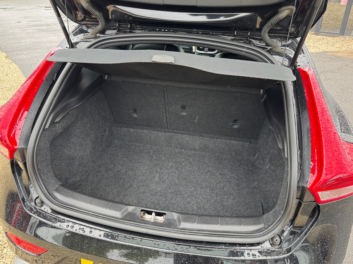 Used Volvo V40 2017 for sale - 76159284: Photo 28