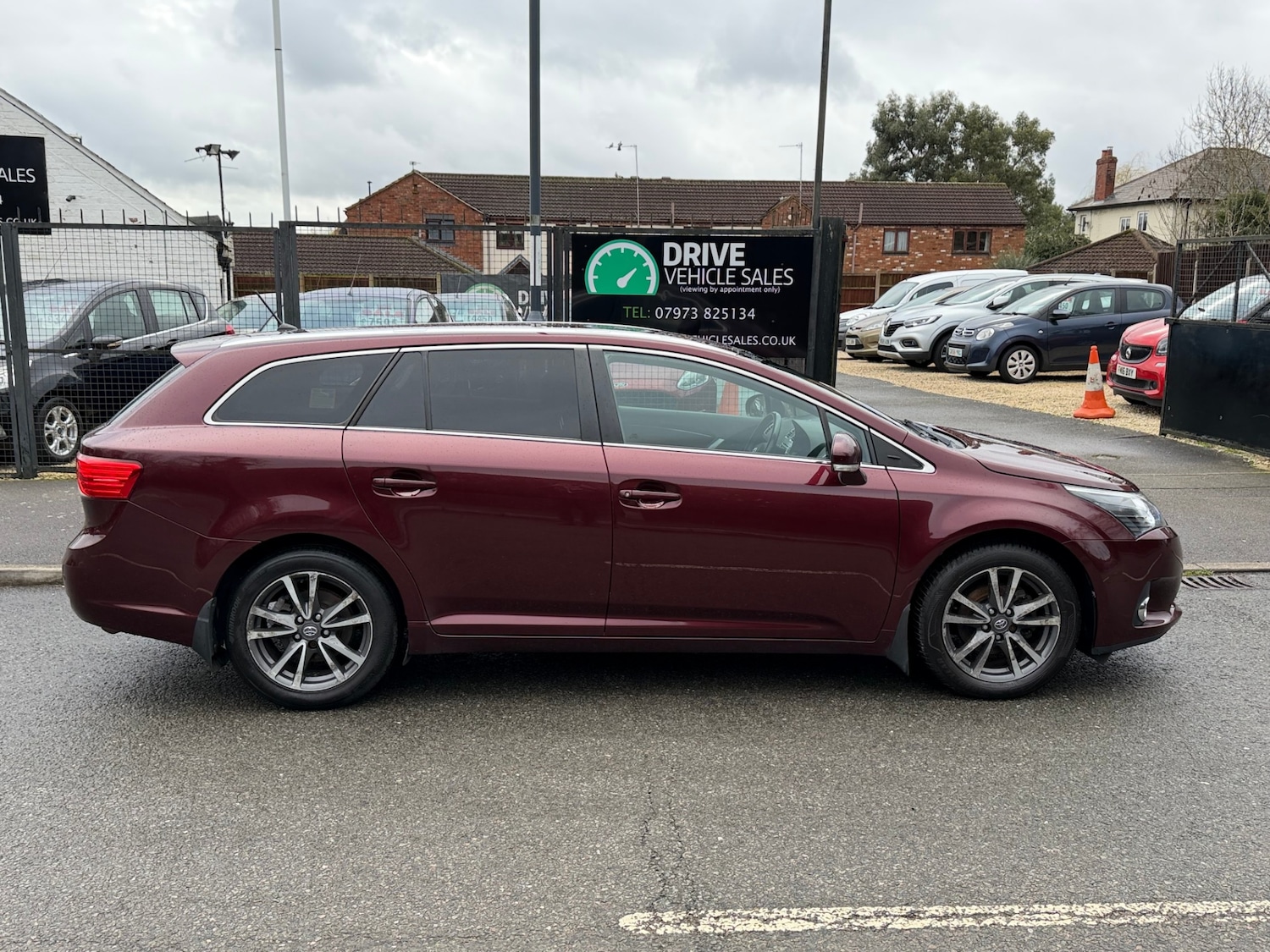 Used Toyota Avensis 2013 for sale - 77702591: Photo 3