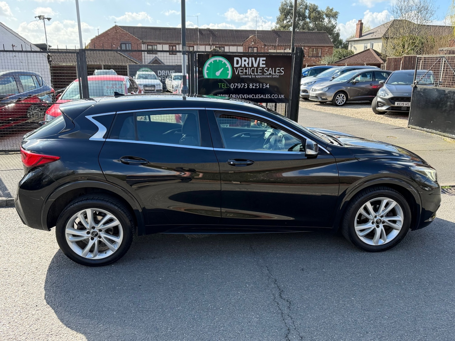 Used Infiniti Q30 2017 for sale - 77889242: Photo 3