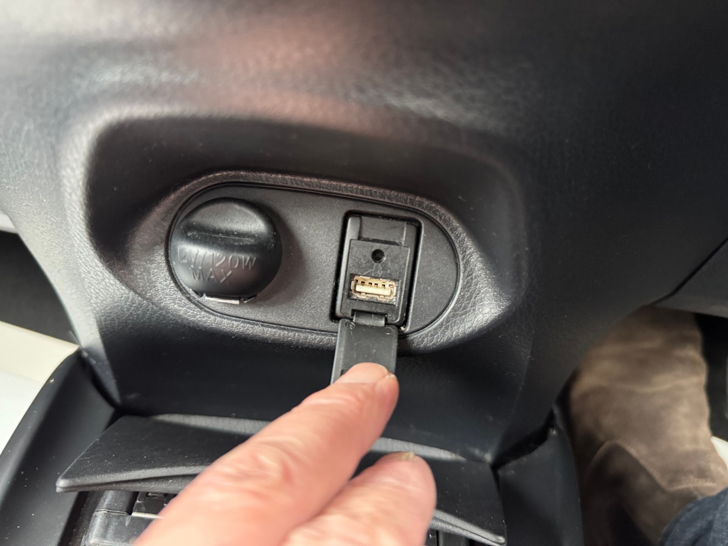 Used Toyota Yaris 2016 for sale - 76234230: Photo 24