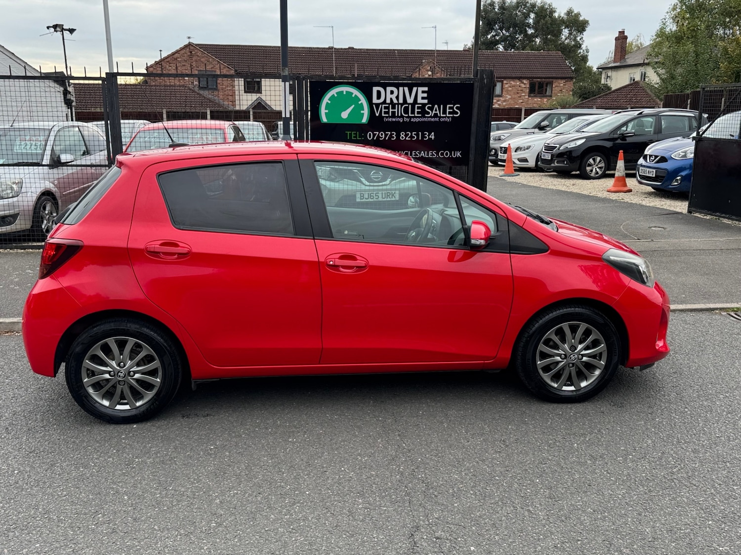 Used Toyota Yaris 2016 for sale - 76234230: Photo 3