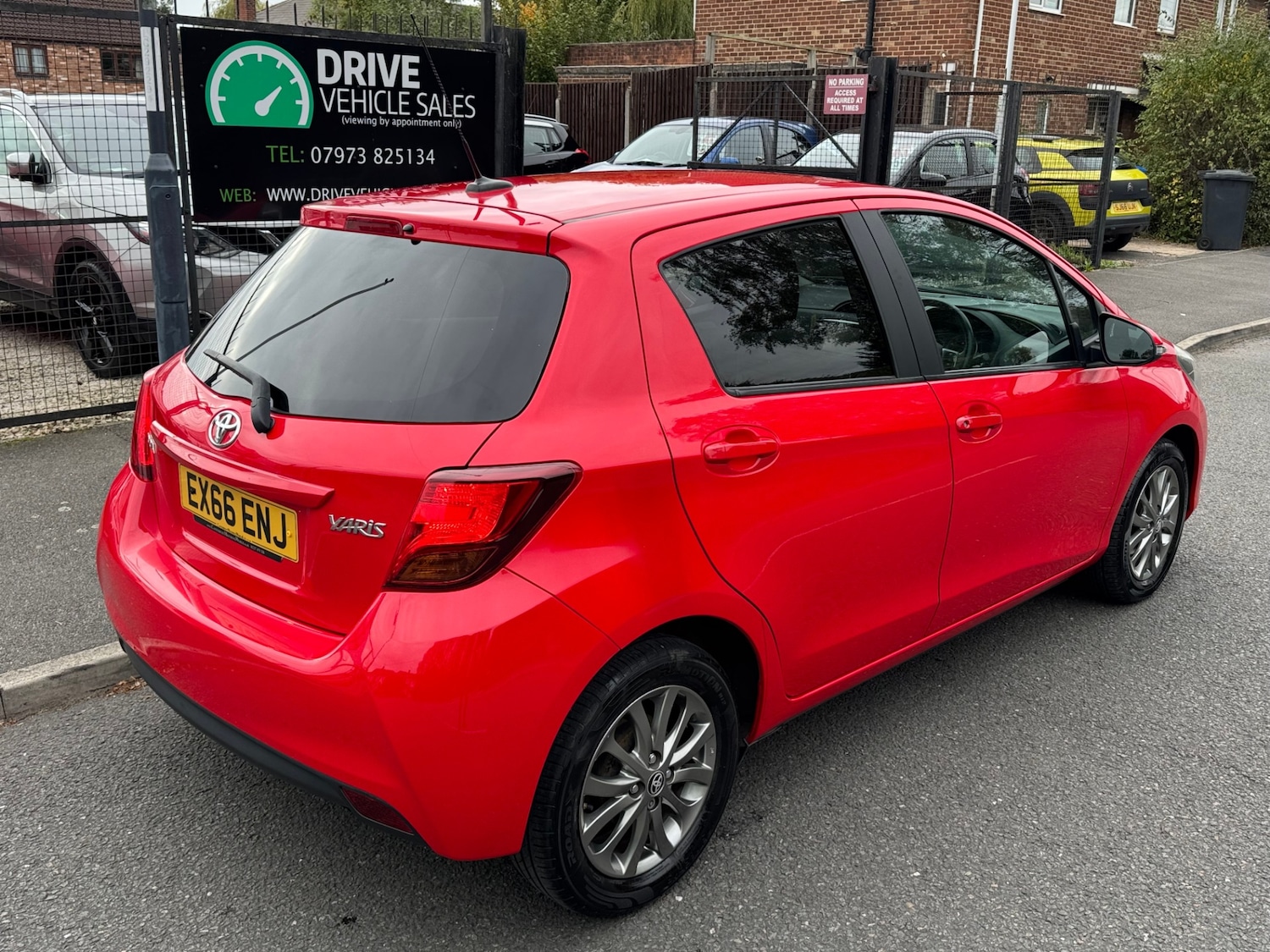 Used Toyota Yaris 2016 for sale - 76234230: Photo 4