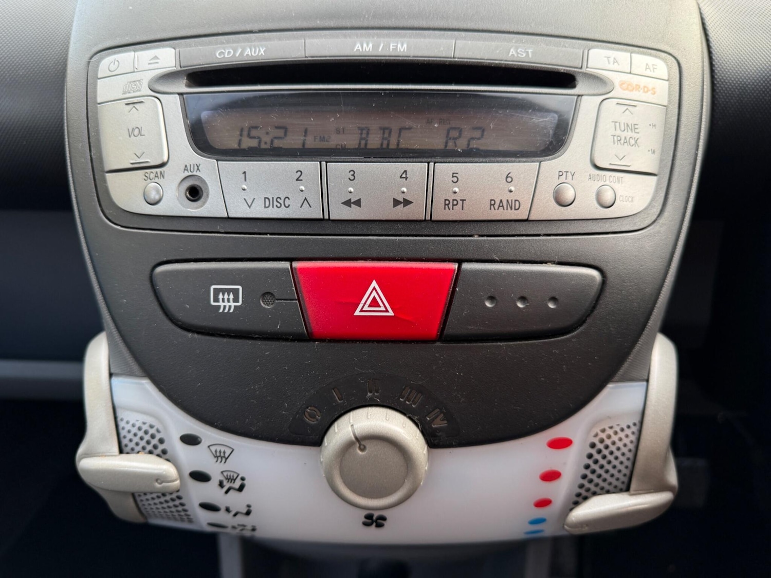 Used Peugeot 107 2011 for sale - 76349518: Photo 22