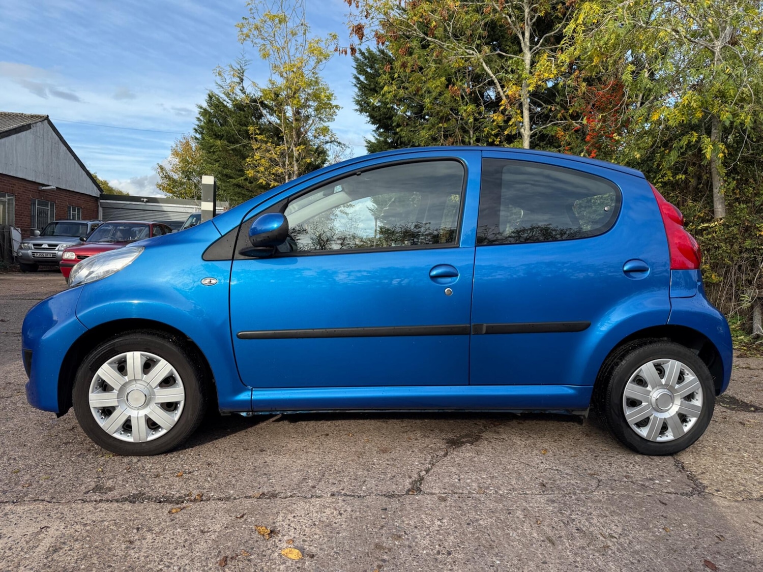 Used Peugeot 107 2011 for sale - 76349518: Photo 3