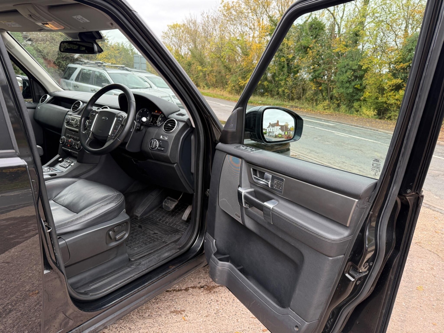 Used Land Rover Discovery 4 2017 for sale - 76424131: Photo 18