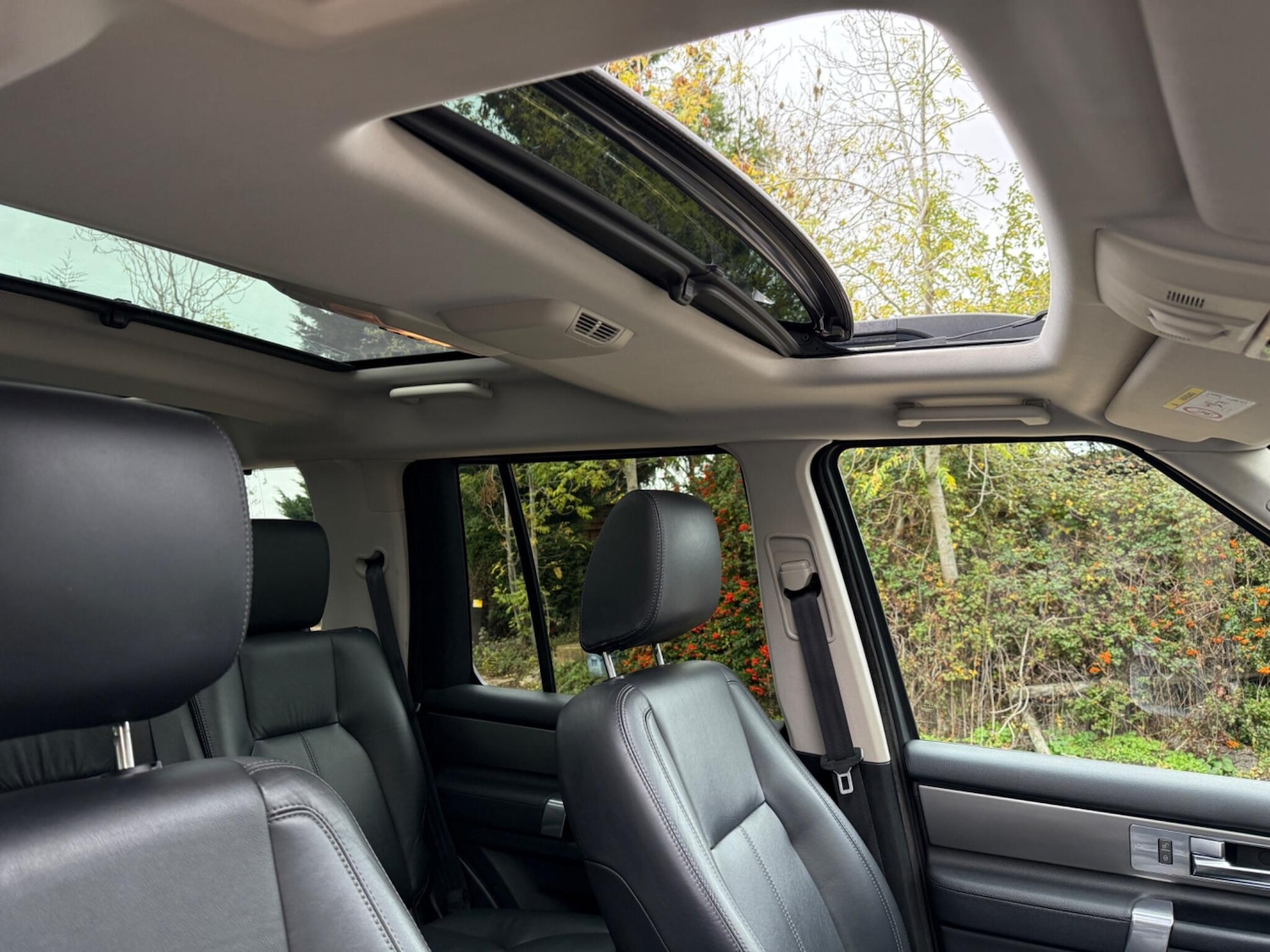 Used Land Rover Discovery 4 2017 for sale - 76424131: Photo 22