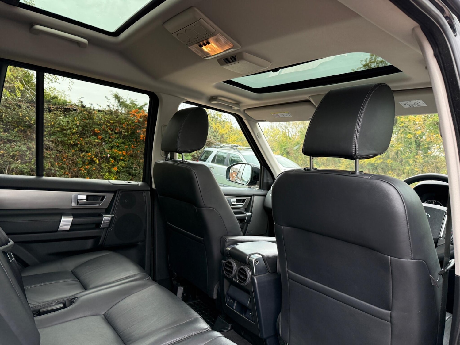 Used Land Rover Discovery 4 2017 for sale - 76424131: Photo 38