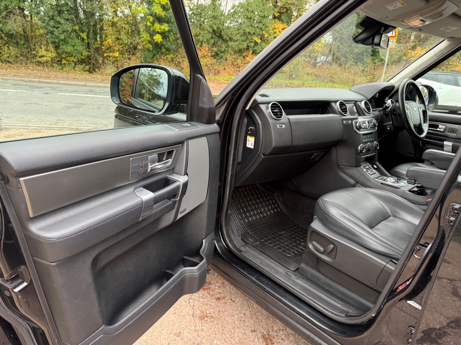 Used Land Rover Discovery 4 2017 for sale - 76424131: Photo 41