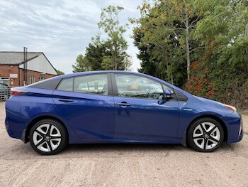 Used Toyota Prius 2016 for sale - 76152139: Photo