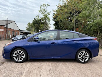 Used Toyota Prius 2016 for sale - 76152139: Photo