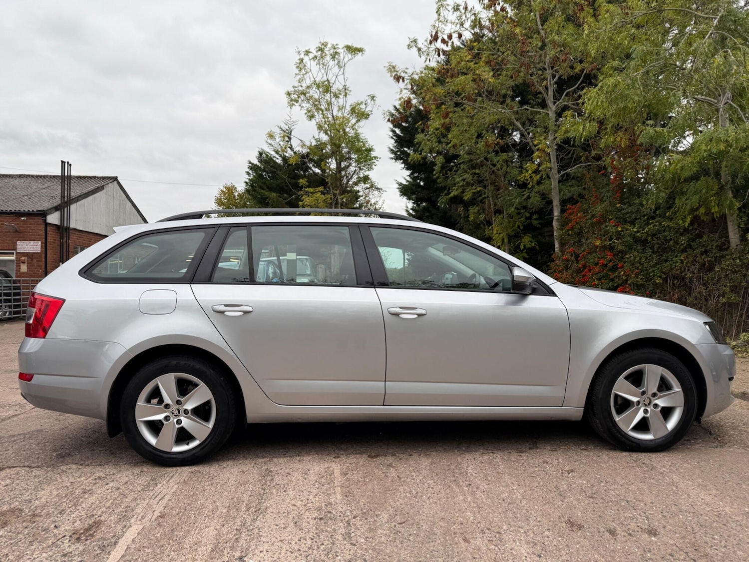 Used Skoda Octavia 2013 for sale - 76306871: Photo 2