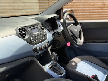 Used Hyundai i10 2014 for sale - 79095191: Photo