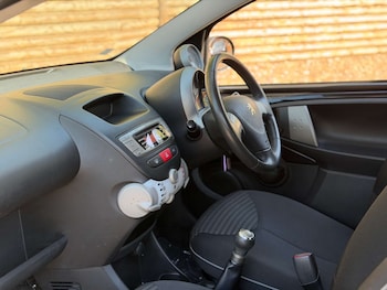 Used Peugeot 107 2013 for sale - 79494418: Photo