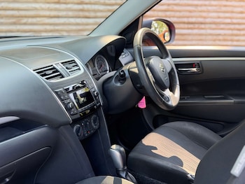 Used Suzuki Swift 2010 for sale - 79153843: Photo