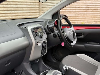Used Toyota AYGO 2016 for sale - 79176684: Photo