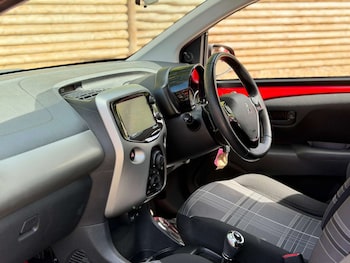 Used Peugeot 108 2017 for sale - 79179045: Photo