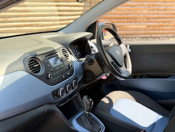 Used Hyundai i10 2015 for sale - 79186213: Photo
